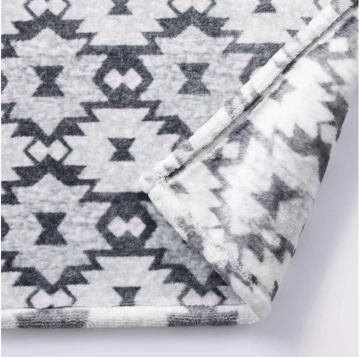Sonia Linens Home Basic Decorative Ultra Plush Blanket Collection, Heavy Weight, Multiple Patterns and Colours
